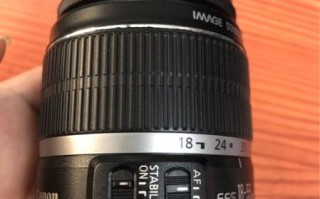 佳能18-55镜头值得买吗_佳能18-55和50mm定焦怎么选