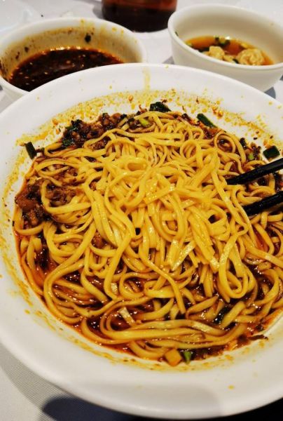 孕妇可以吃担担面吗_孕妇吃担担面的注意事项-第1张图片-星辰妙记