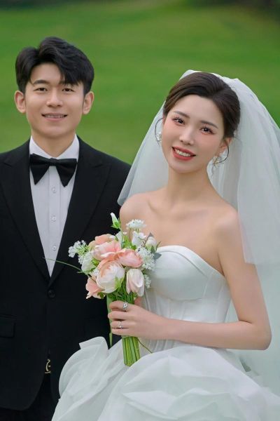 拍婚纱照用什么镜头_婚纱照镜头怎么选-第1张图片-星辰妙记