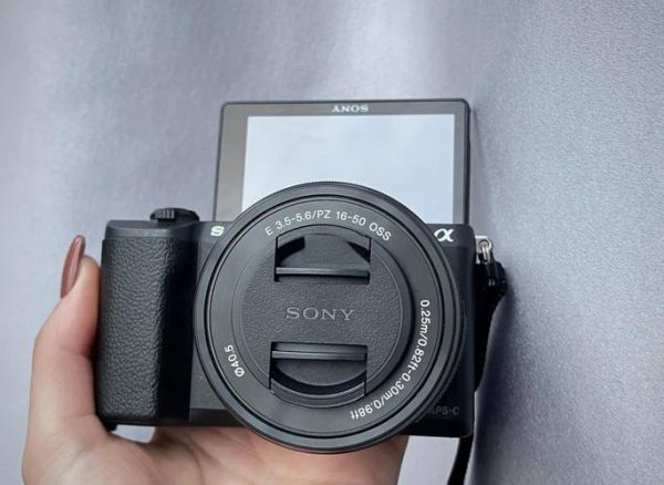 索尼标配镜头有哪些_索尼套机镜头值得买吗-第1张图片-星辰妙记