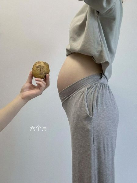 十月孕妇的肚子有多大_怀孕十个月肚子变化图-第3张图片-星辰妙记