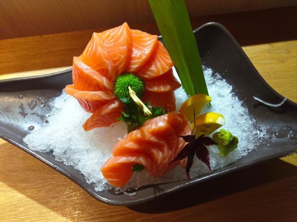 孕妇可以吃三文鱼刺身吗_孕期吃生鱼片安全吗-第2张图片-星辰妙记 孕妇可以吃三文鱼刺身吗_孕期吃生鱼片安全吗-第2张图片-星辰妙记