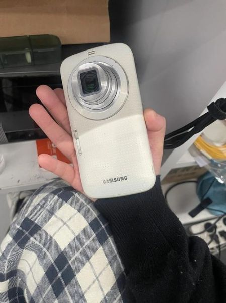 三星拍照手机收缩镜头怎么用_三星手机镜头伸缩故障怎么办-第2张图片-星辰妙记 三星拍照手机收缩镜头怎么用_三星手机镜头伸缩故障怎么办-第2张图片-星辰妙记