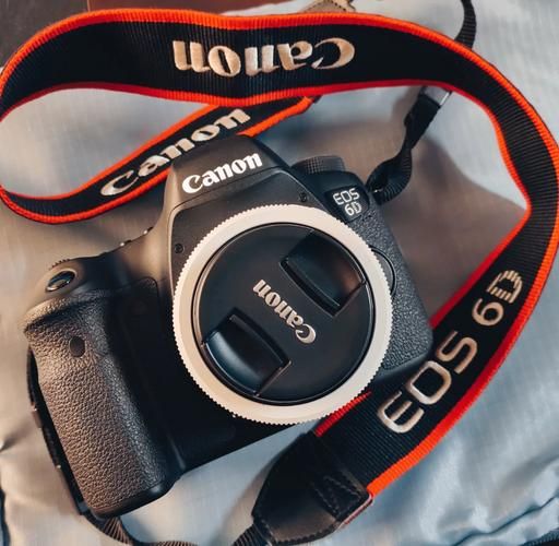 佳能40mm镜头值得买吗_适合什么题材-第2张图片-星辰妙记