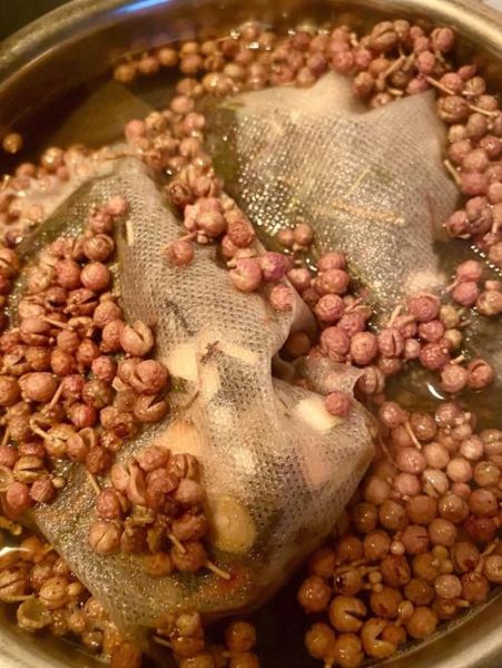 孕妇可以用花椒水泡脚吗_花椒水泡脚对孕妇安全吗-第1张图片-星辰妙记