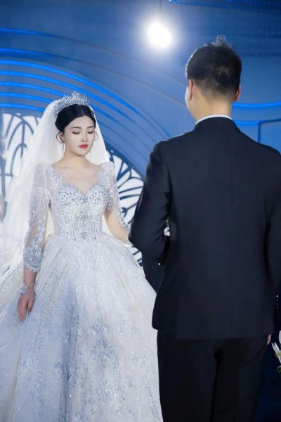 婚礼录像用什么镜头_婚礼跟拍镜头推荐-第3张图片-星辰妙记