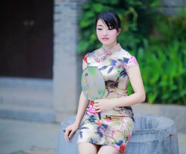 85mm镜头适合拍什么_85mm镜头人像摄影技巧-第3张图片-星辰妙记