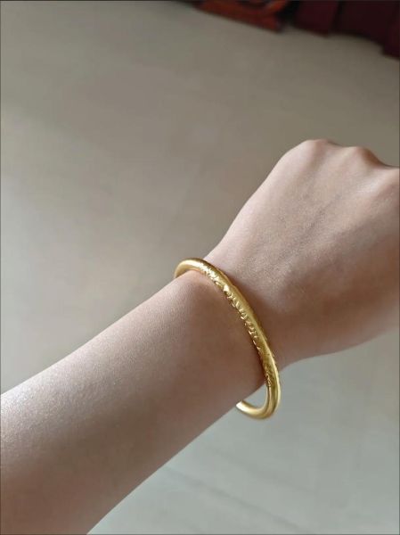 孕妇能不能戴黄金_孕期戴黄金首饰安全吗-第1张图片-星辰妙记