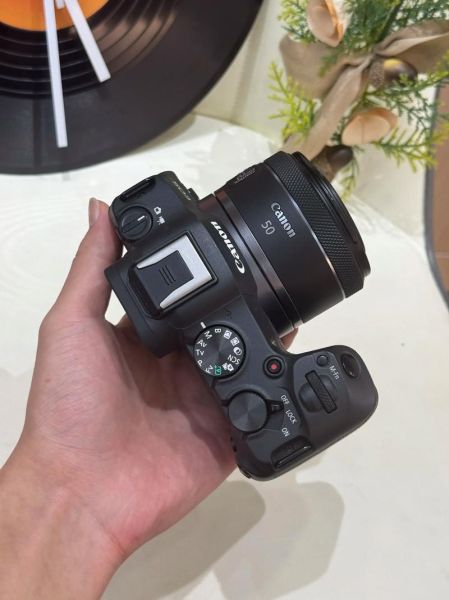 佳能小痰盂镜头值得买吗_适合拍什么题材-第1张图片-星辰妙记