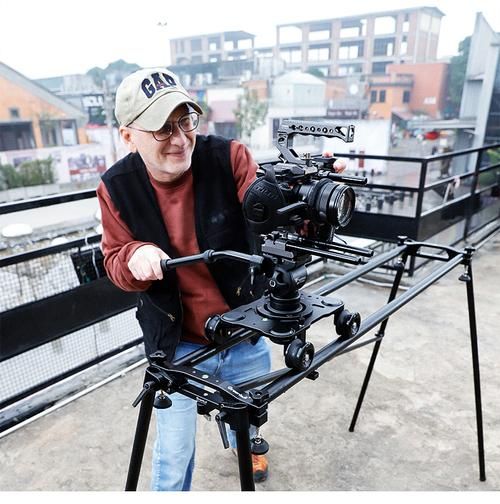 滑轨镜头怎么选_滑轨镜头拍摄技巧-第1张图片-星辰妙记