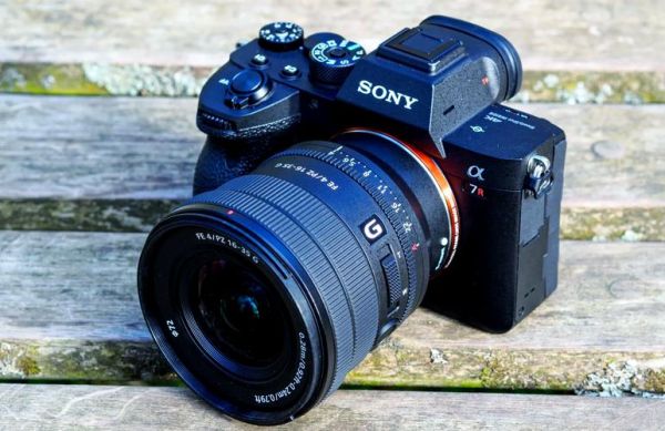 索尼电动变焦镜头值得买吗_索尼电动变焦镜头怎么选-第1张图片-星辰妙记